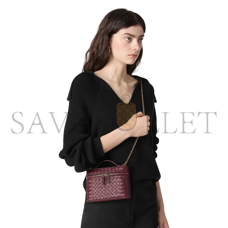 BOTTEGA VENETA SMALL SOFT VANITY 843800 (19*14*3cm)